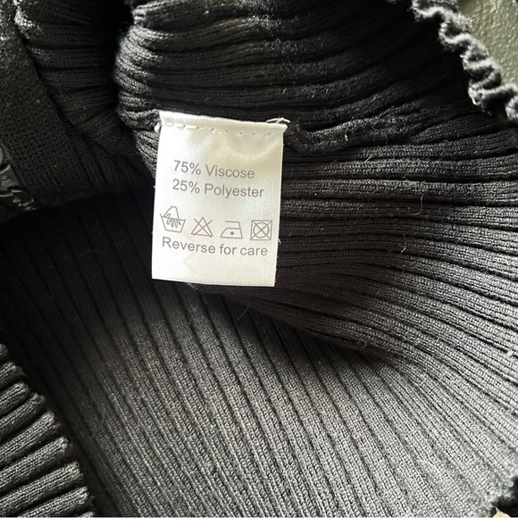 Bellini Y2K Black Ribbed Zip Front Cardigan Sweater Rhinestone Trim Size M - Picture 8 of 8